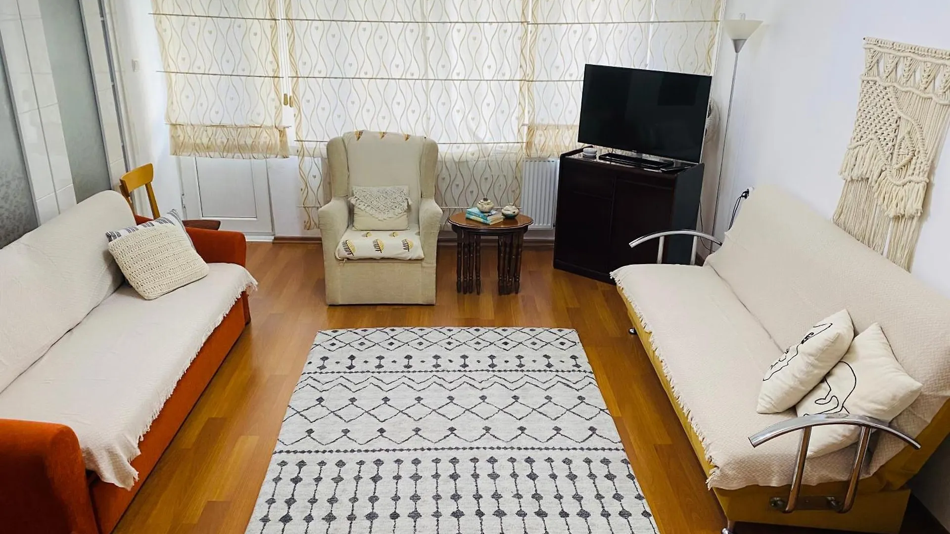 Appartement Comfy Flat 2 No Air Condition But Has Ceiling Fans And Central Heating Denizli  Turkije